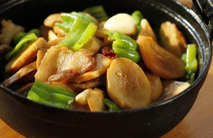 比肉好吃的素菜，干鍋杏鮑菇，健康美味的家常素菜菜譜