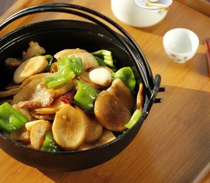 比肉好吃的素菜，干鍋杏鮑菇，健康美味的家常素菜菜譜