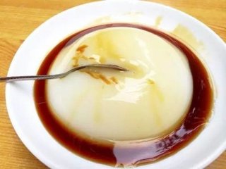 夏季天熱，在家自制特色小吃涼糕，方法簡單