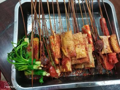 油炸串串香技術培訓要收多少學費？沒有時間限制
