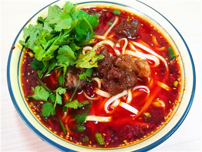 短期川味面食技術(shù)做法哪里好？小吃餐飲培訓(xùn)機(jī)構(gòu)