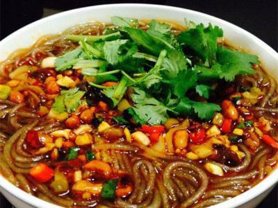 手工酸辣粉技術(shù)培訓(xùn)學(xué)校哪家好？